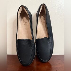Soul by Naturalizer black leather slip on loafer flat in size 9W